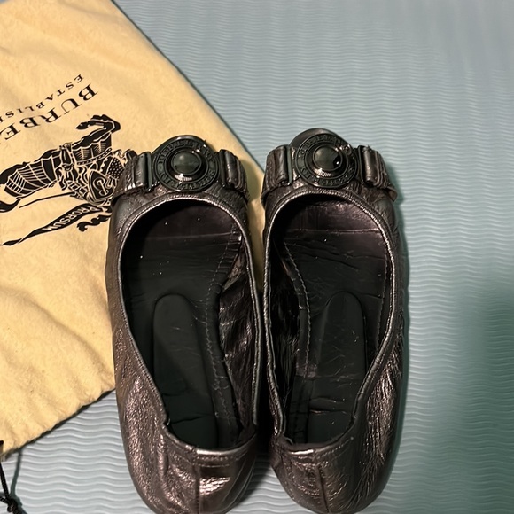 Burberry flats, size 38, good for US 7-7.5 - Picture 7 of 10